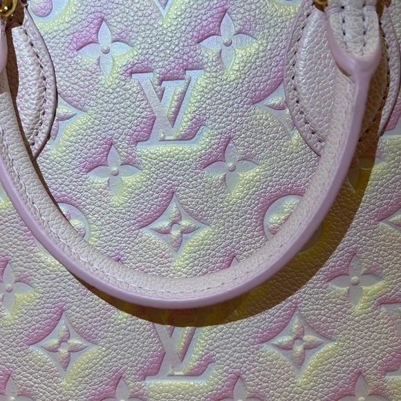 Stardust Louis Vuitton ON THE GO PM - Picture 6 of 8